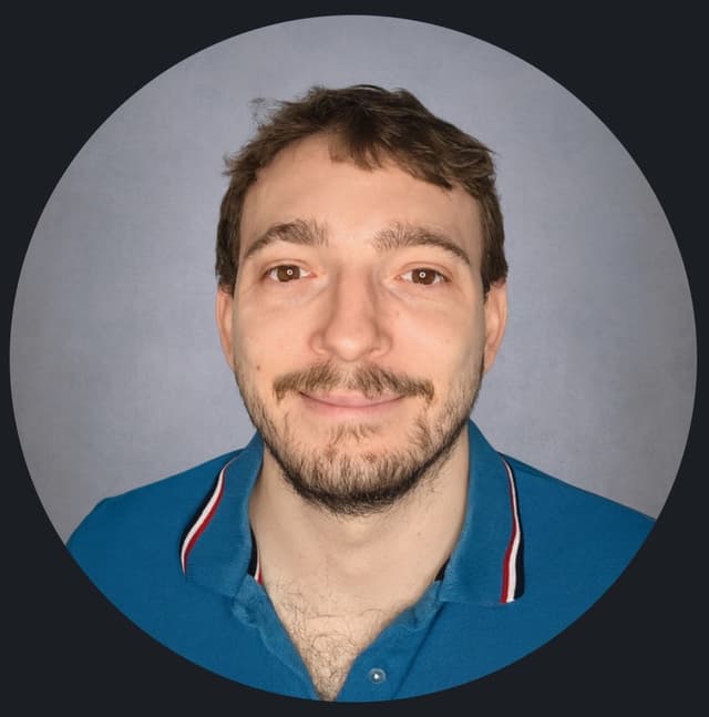 Portrait d'Albéric Hueber, fondateur de Trouve Tes Clients, à Strasbourg.